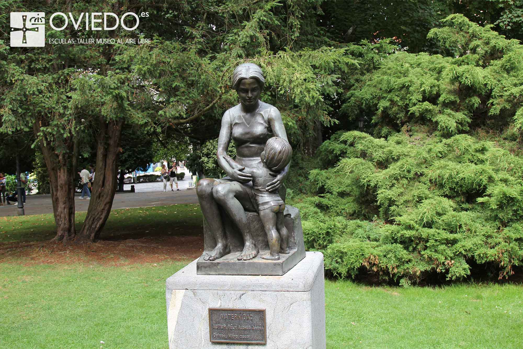 estatua Maternidad del Campo San Francisco